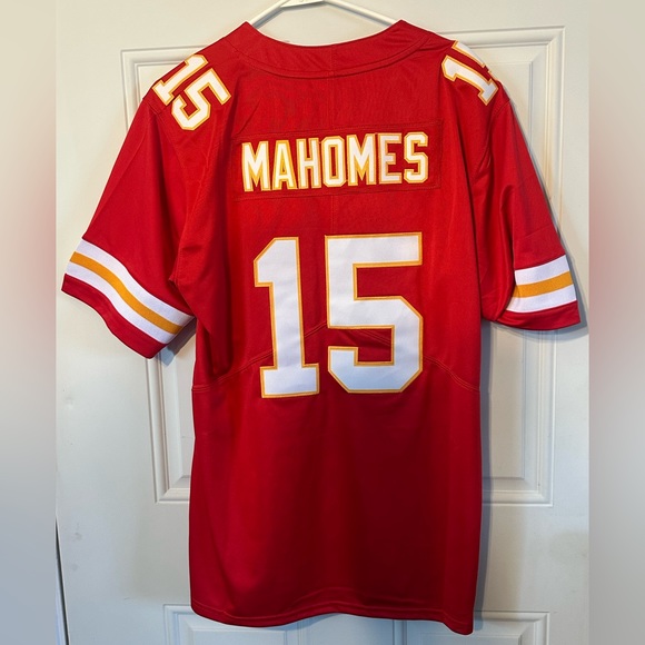 Men’s small- Unbranded Kansas City Chiefs Patrick Mahomes jersey #15. - Picture 3 of 4